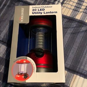 Yorkshire 20 LED red lantern